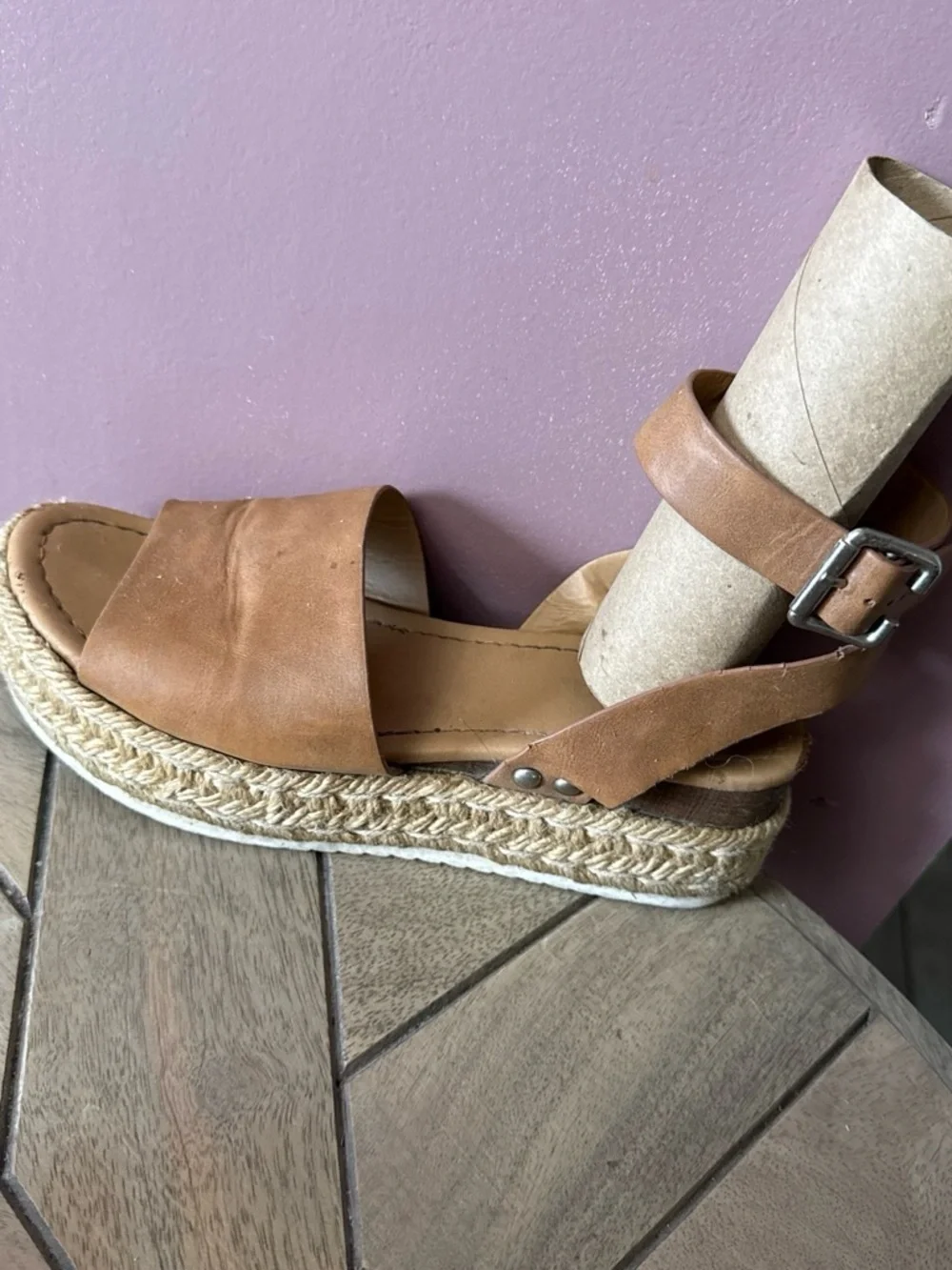 Women’s Tan wedge